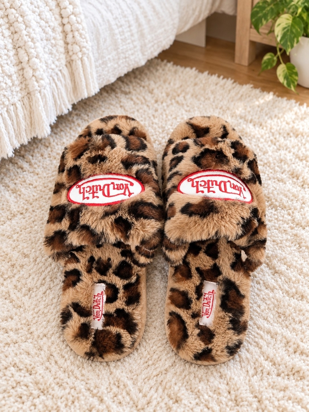 Von Dutch Leopard Faux-Fur Slide Slippers Large Cozy Fuzzy NWT Logo